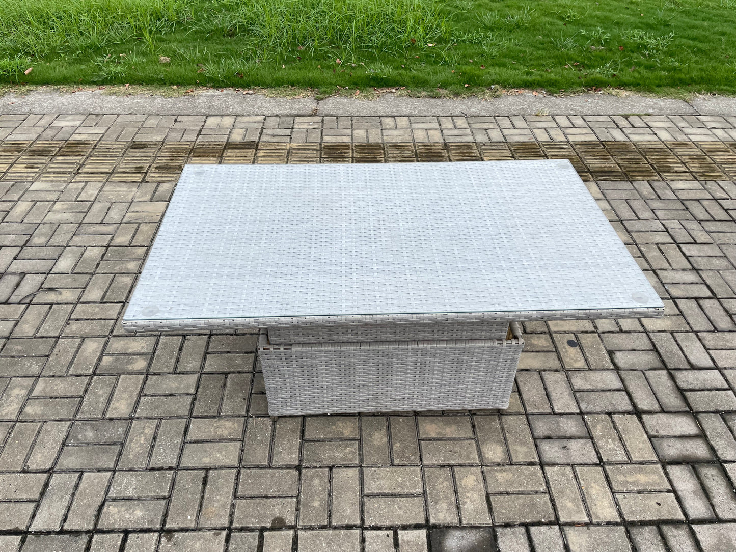 Outdoor PE Rattan Garden Furniture Set with Height-Adjustable Rising Table