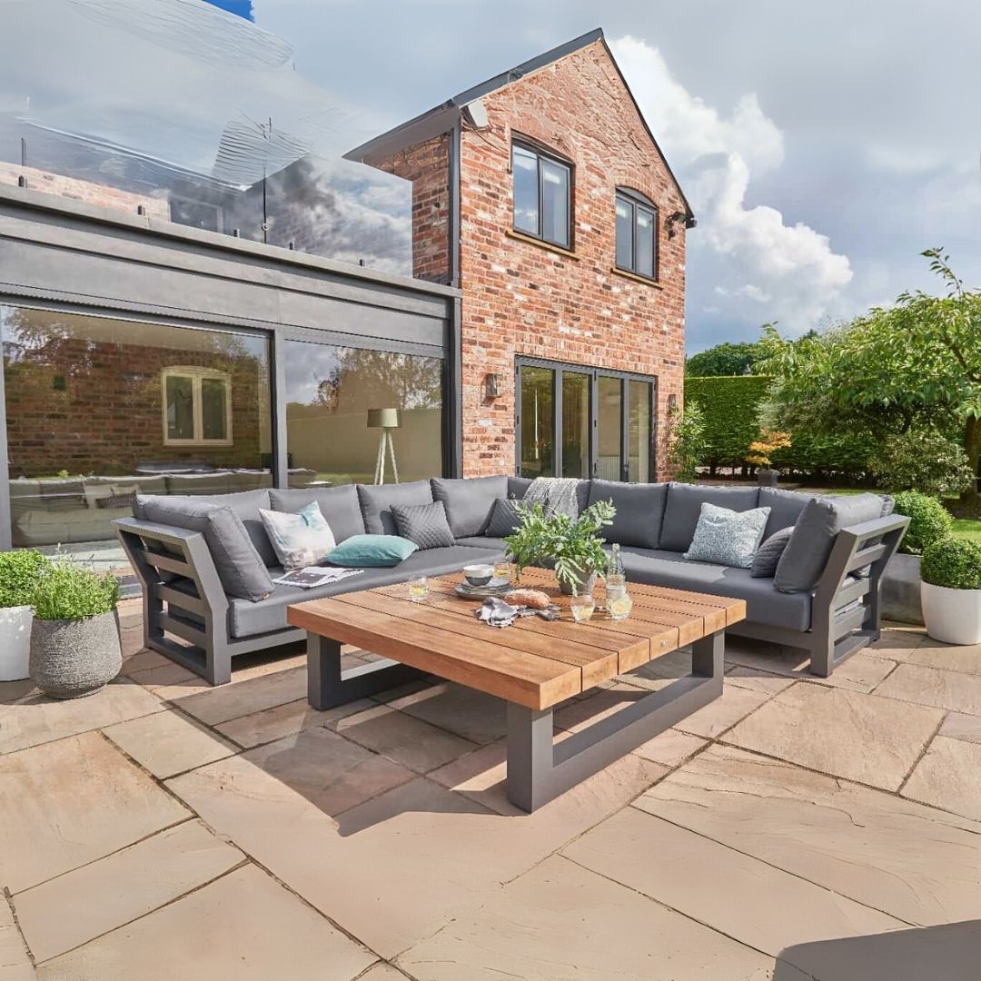 How Wooden sofa is good for garden?
